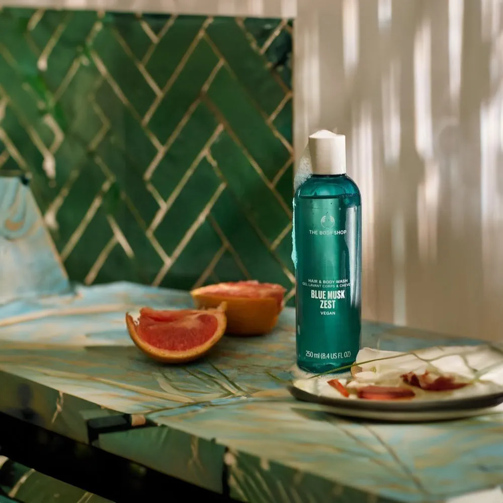 The Body Shop Blue Musk Zest Hair and Body Wash (250 ml) - imagine 3